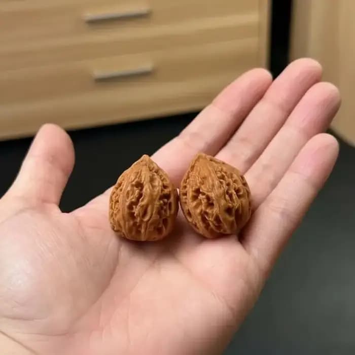 Lot de 2 balles de massage pour les mains en noyer Wenwan naturel